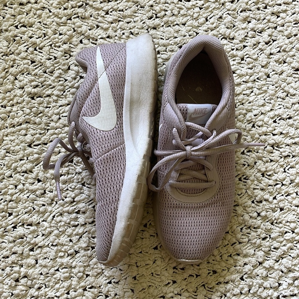 🏃🏼‍♀️ Nike Tanjun Sneakers 🏃🏼‍♀️